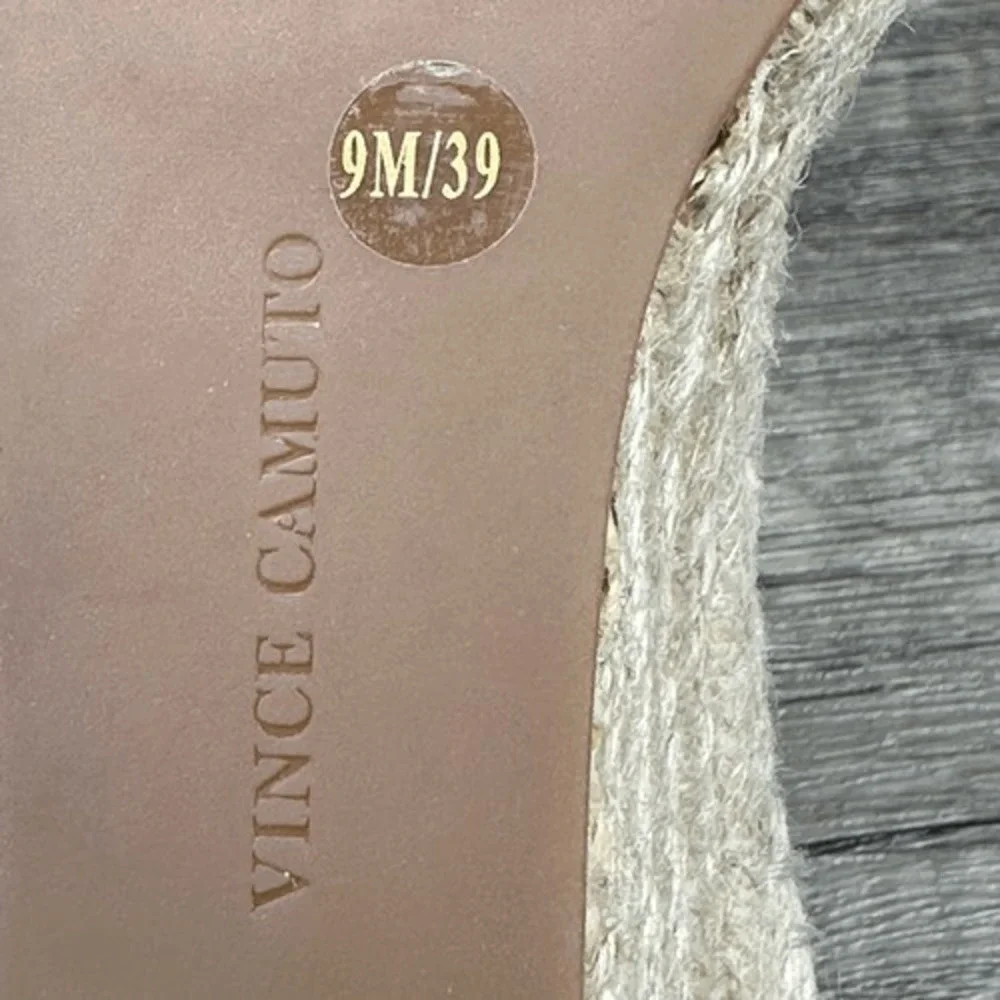 Vince Camuto~Women's~Heel Wedge Open Toe~VP-Tesa Tauplicious Elko Nubuck~Size 9M